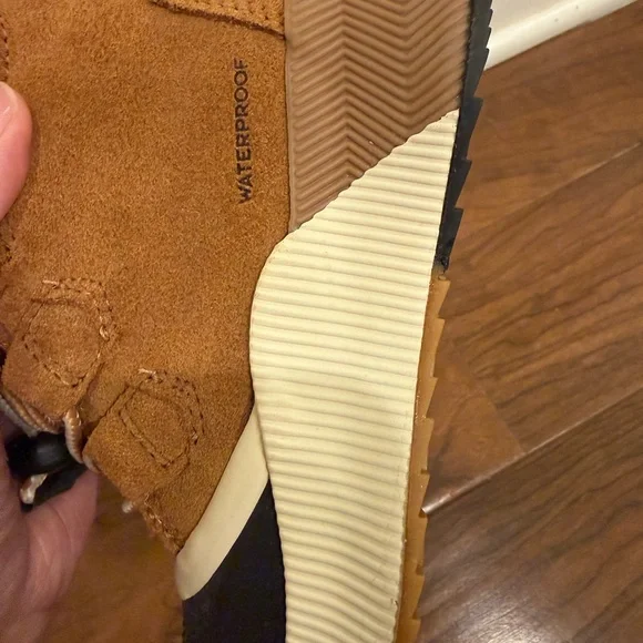 Sorel Out N About Youth - Size 1 - Picture 6 of 7